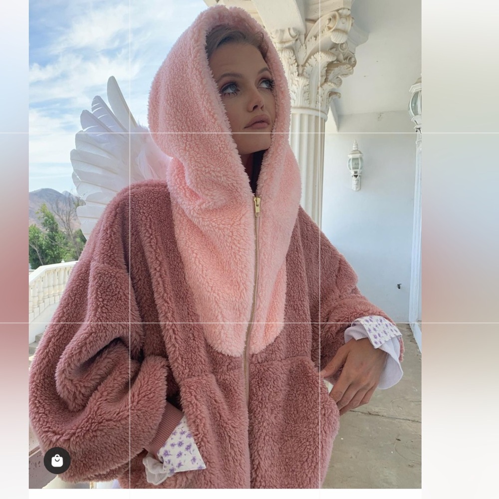 Selkie The Dessert Cloud hooded Jacket size Large